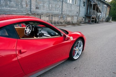 Ferrari458_8_jpg_900x900_q100.jpg