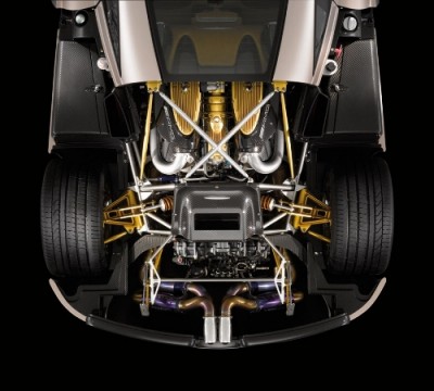 pagani_Huayra_engine-3_jpg_900x900_q100.jpg