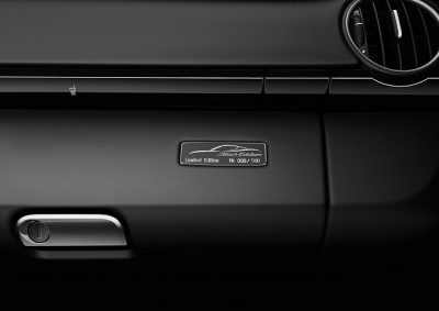 porsche-cayman-s-black-dash.jpg