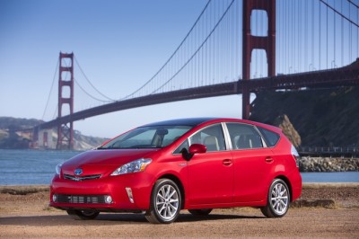 Prius_v_Five_61_jpg_677x1000_q100.jpg