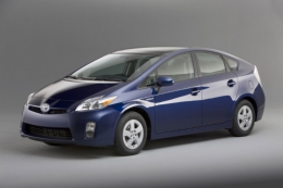 2011_toyota_prius_blue__medium.jpg