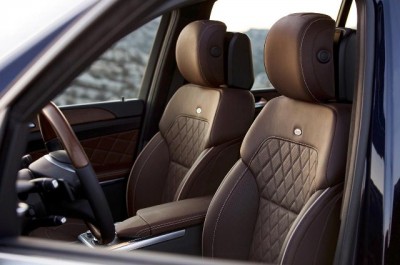 2013_mercedes-benz_gl_interior_7.jpg