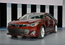 2013_toyota_avalon_live_5__medium.jpg