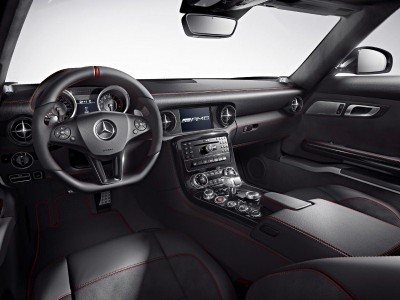 2013_mercedes-benz_sls_amg_gt_interior_dash_3.jpg