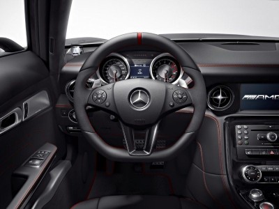 2013_mercedes-benz_sls_amg_gt_interior_dashboard_5.jpg