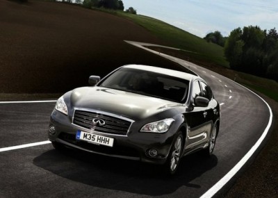 infiniti-m35h-2012-vista-frontal.jpeg