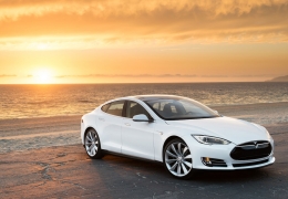 2013_tesla_model_s_white__medium.jpg