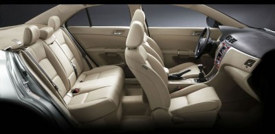 2011_Suzuki_Kizashi_seating.jpg